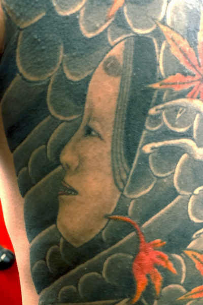 和彫り「能面」の刺青