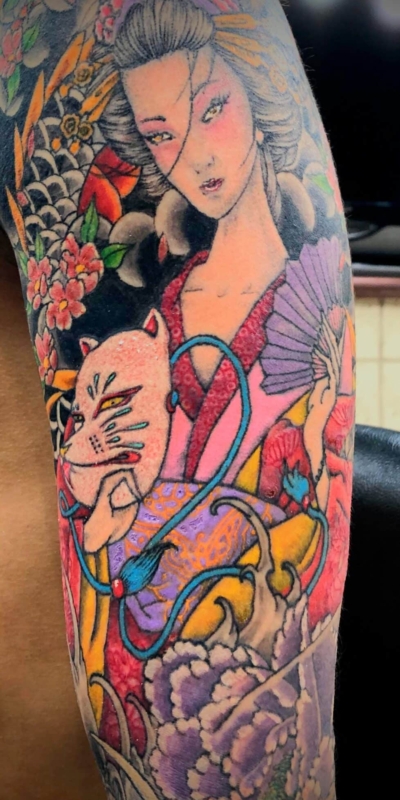 和彫り腕に「花魁」の刺青