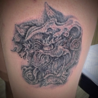 B&G 腿に「鬼」のタトゥー