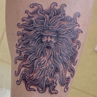 B&G 足に「サンタクルーズ サンゴッド 」のブラックアンドグレータトゥー